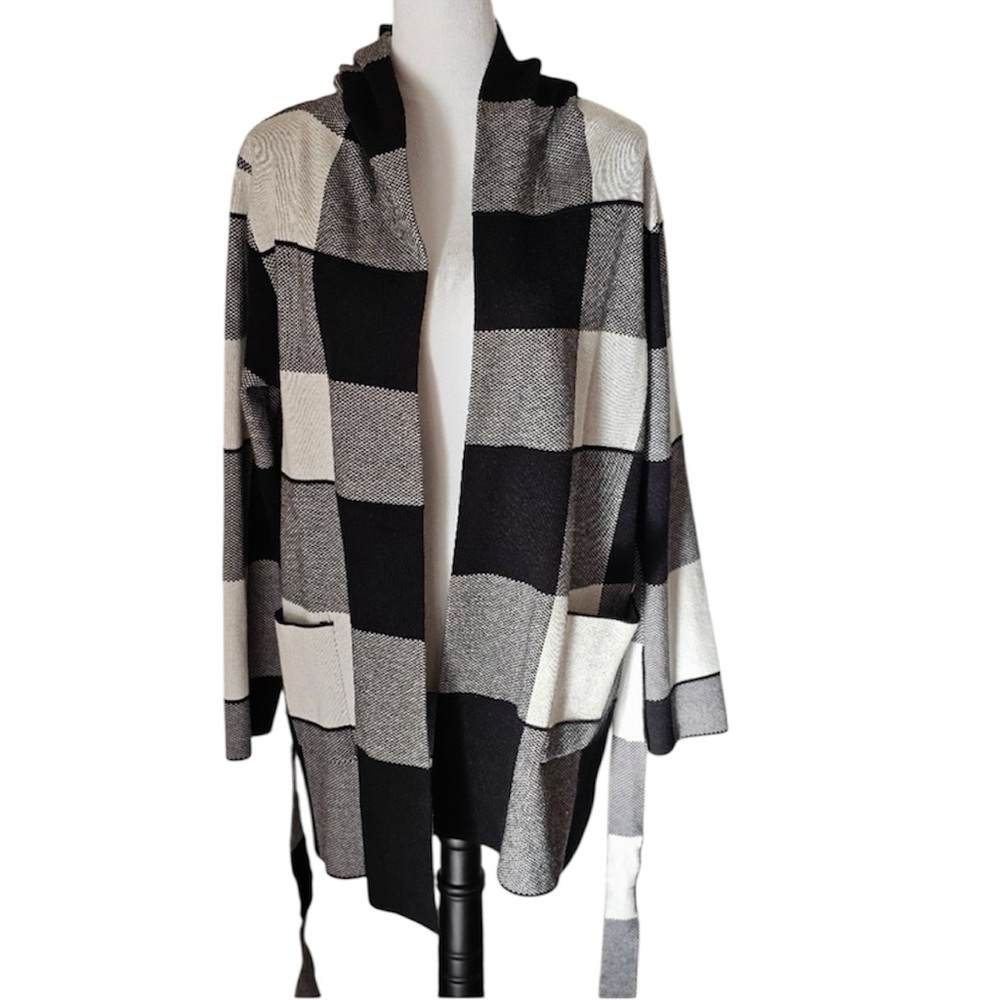 Tahari hooded knit belted sweater black and white check size XL